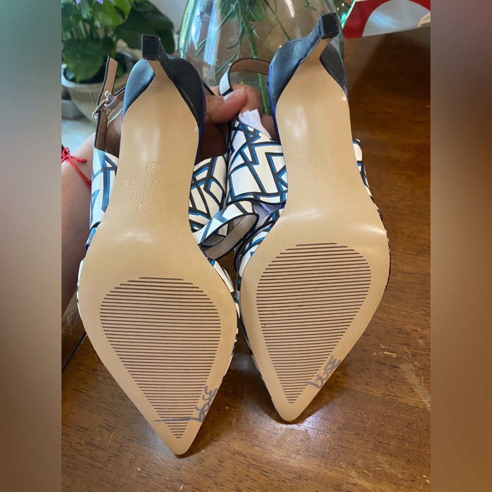 Beautiful pumps - Picture 3 of 5